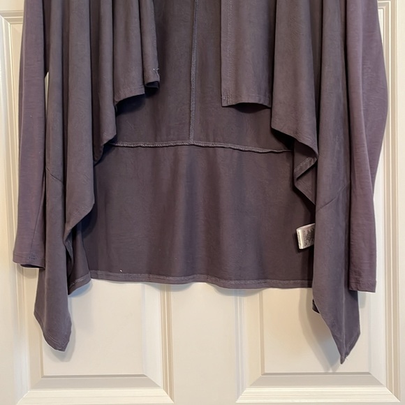 Z Supply Size Small Asymmetrical Cardigan - Picture 4 of 5